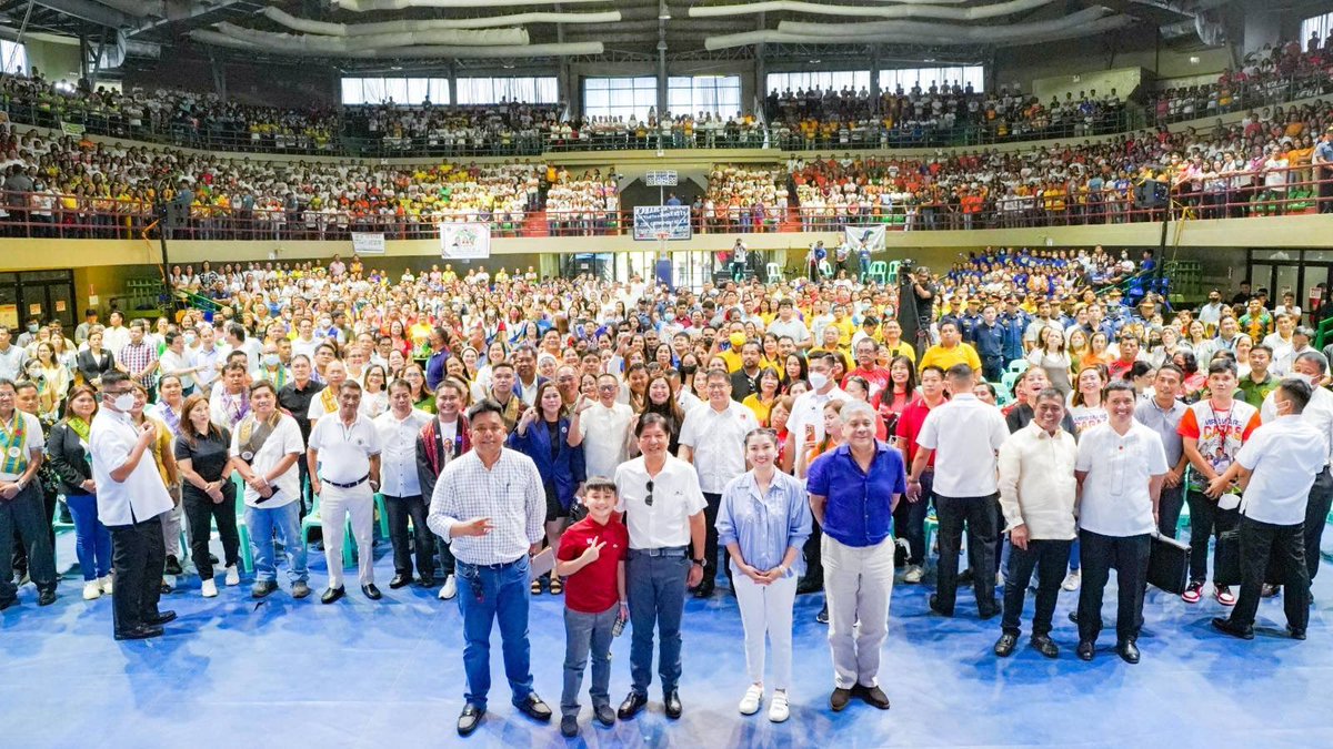 Malipayong ika-56 nga anibersayo, Davao del Sur!

Nitong umaga, ating binigyang-pugay ang mga residente at lokal na pamahalaan ng Davao del Sur sa patuloy na pag-unlad at ang pagiging kauna-unahang insurgency-free ng lalawigan sa rehiyon ng Davao. 

Maaasahan ng probinsya ang