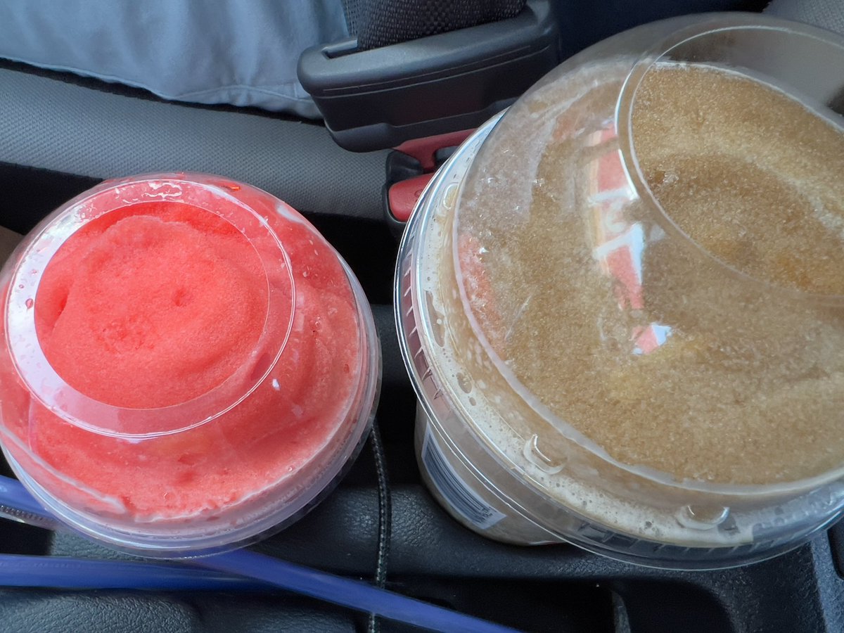 mmawifey's tweet photo. 🥤 Slurpee Summer ☀️
#slurpee #slurpeesummer #SummerHeat #BeatTheHeat
😋: @slurpee https://t.co/moZZXoBVpC