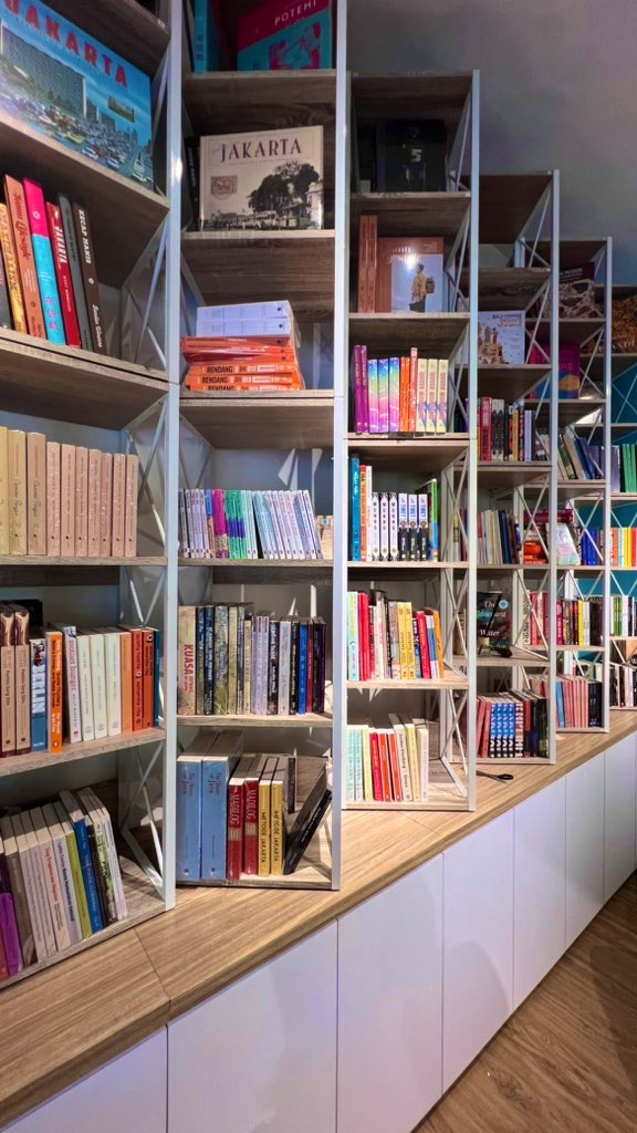 Kumbang Book Club tweet media