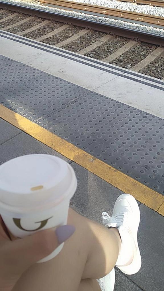 sherans14's tweet photo. Cómo cada sábado por la mañana, un café con leche aúnque haga calor.

#Life #CoffeeLover #Barcelona #LetsGoGirl https://t.co/KHdu5LbY6E