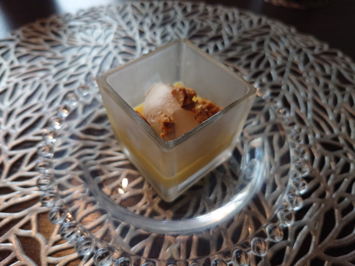 blueblackcatz's tweet image. 突然思い立って岩沼フレンチ。暑いのでノンアル泡で。今日はシナモンアイスとコーンムースのアミューズと、デザートのココナッツアイスとマンゴームースと赤紫蘇ジュレが💘。太刀魚は皮目がパリパリなのに飲みものでラムのバジルソースが爽やかでした。

#CacheCache