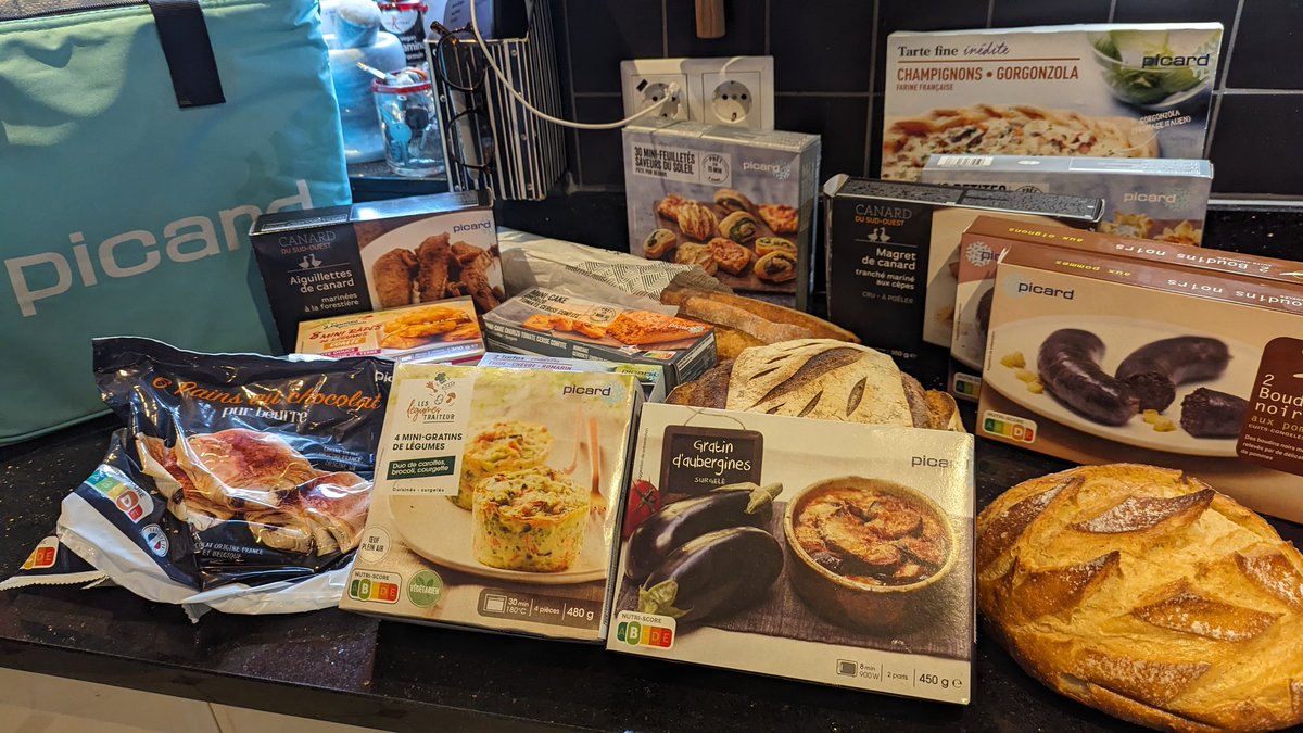 You know those stress dreams that go on forever? I just had the exact opposite. A long dream of sparkling conversation, good food cooked w friends, and laughter. 

What a rare and delightful way to wake up.

Photo: my grocery loot from biz trip to Paris, perhaps sparks this dream