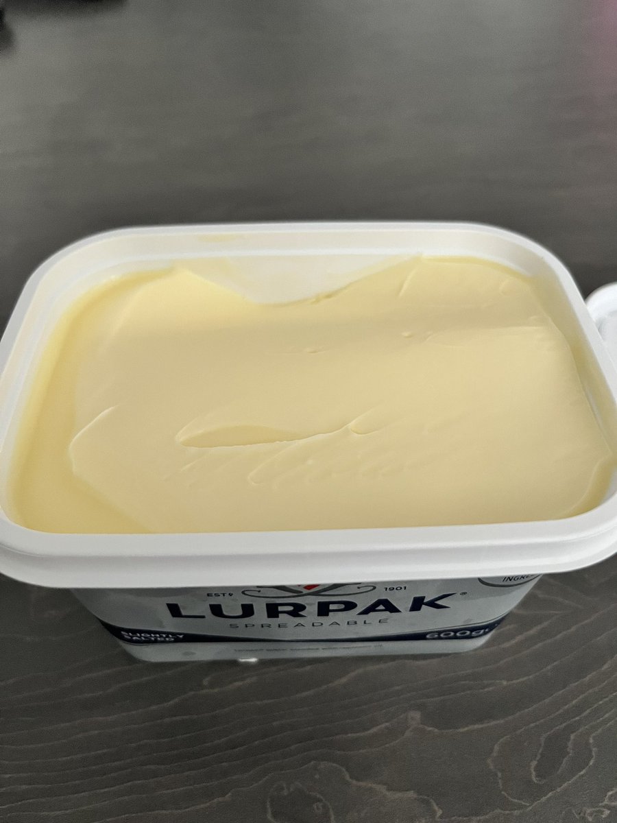 Come on @lurpak…..brand new one open this morning with at least £1 of butter missing!! When I stay committed to buying your butter i expect a full container 🤷🏼‍♀️🤷🏼‍♀️