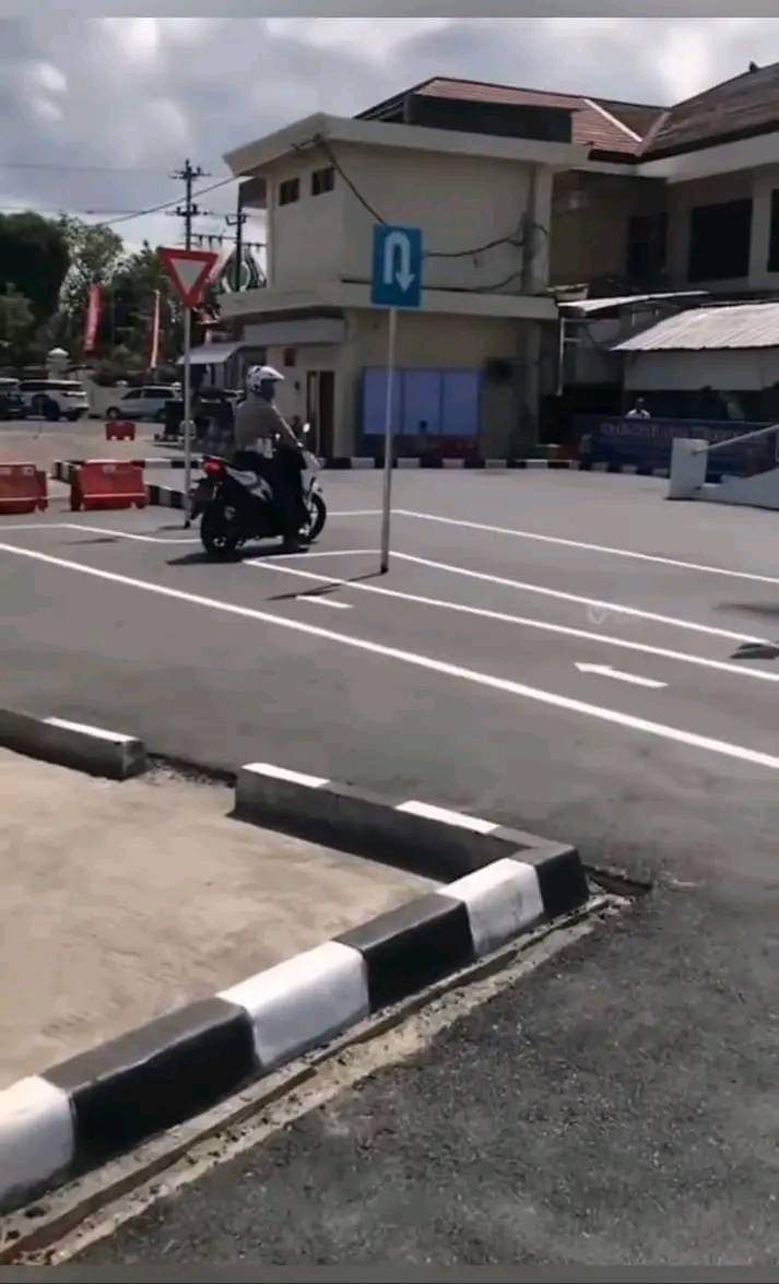 Sudah gada zigzag dan kgak lagi mengandung angka lapan...