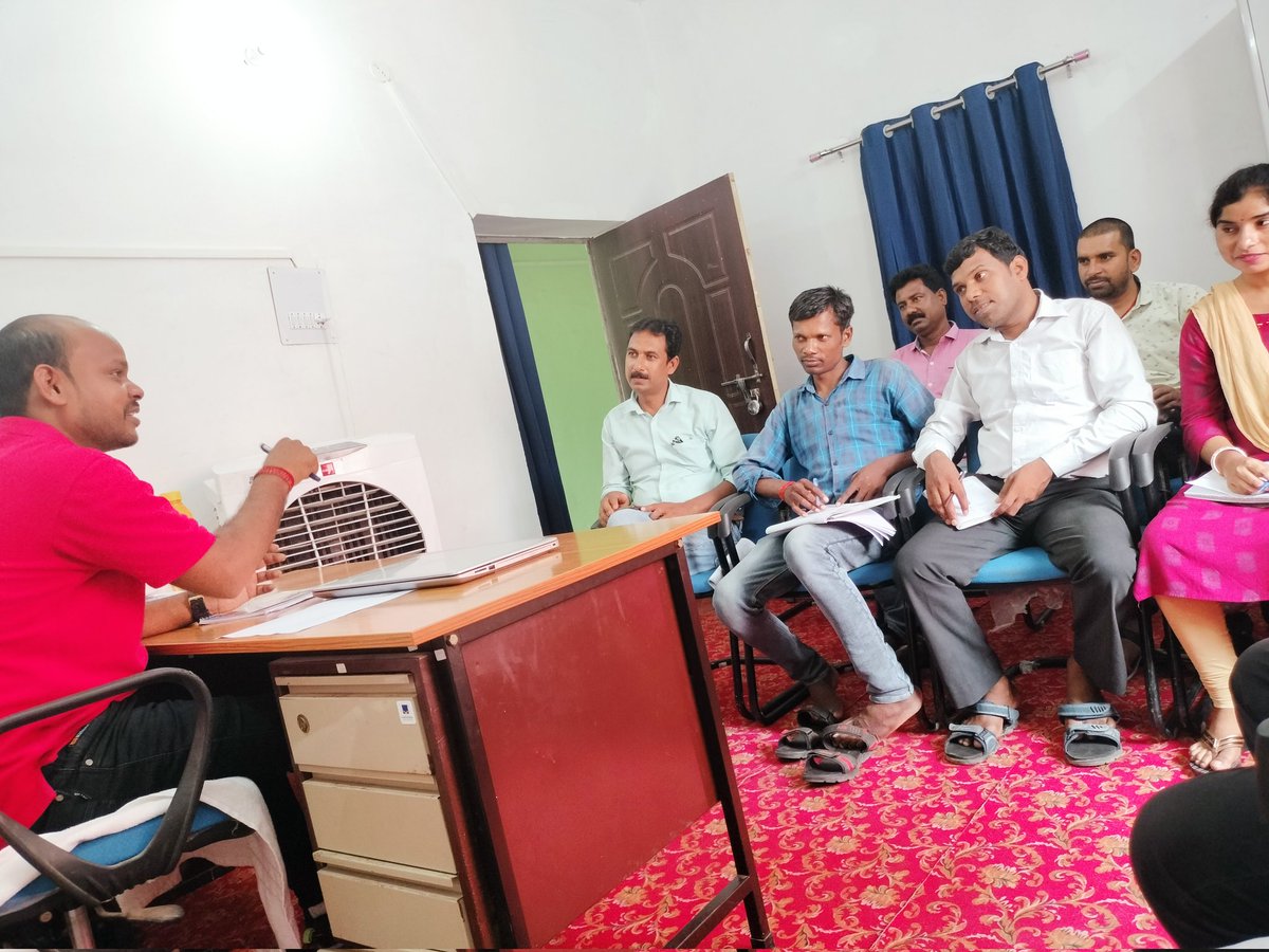 Today weekly review and planning meetings organised in BMMU Tarhasi, in the chairmanship of BPM Sir and present all staff.
#NRLM #JSLPS #picoftheday #palamu