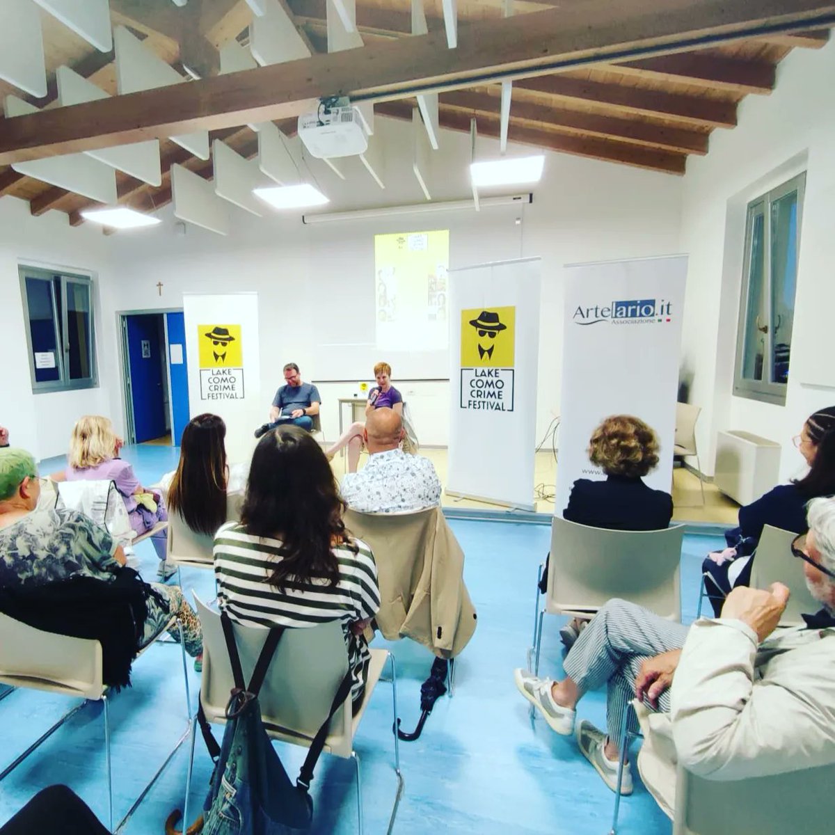 paoloroversi's tweet photo. E siamo partiti! Ieri sera abbiamo inaugurato la seconda edizione del #lakecomocrimefestival con la bravissima #alicebasso che come sempre ha fatto sorridere il pubblico con la sua simpatia. Vi aspettiamo oggi per i nuovi incontri a partire dalle 18 a #Menaggio @garzantilibri https://t.co/uXnukFYX7i