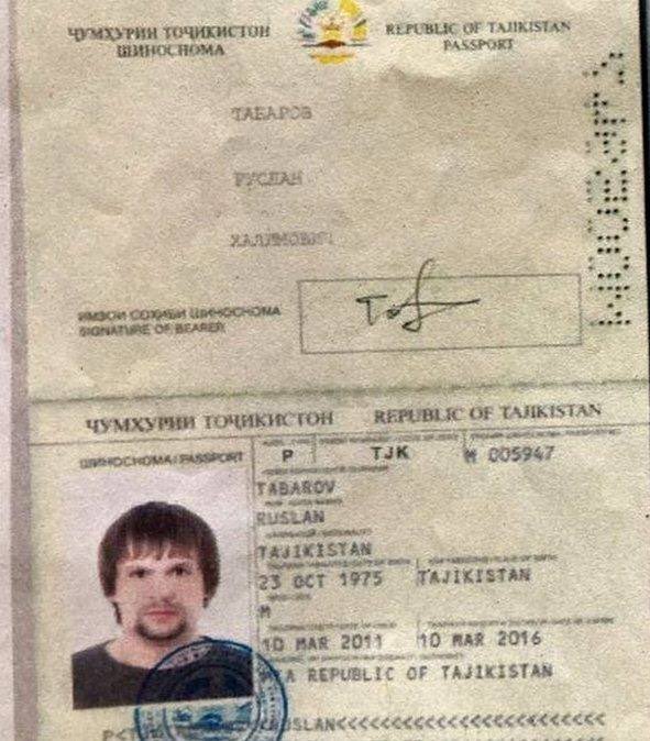 Free_mic's tweet image. В аэропорту Кишинева убиты два человека, один из них сотрудник пограничной службы.
Стрелявший является гражданином Таджикистана и прибыл в Кишинев рейсом из Турции.

Гражданин Таджикистана, говорите 🤨