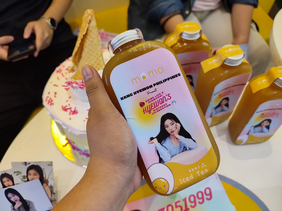 [🎉]  SHINE LIKE A DIAMOND : HYEWON’s Birthday event!

TEAMBAHAY!
You may now avail the HYEWON BOTTLE from MOMO!

Don't forget to choose MOMO SM CITY GRAND CENTRAL and on rider's note 'HYEWON BOTTLE'

#KangHyeWon #강혜원 #ShineLikeADiamond
#강혜원  #カンヘウォン 

@hyemu_official