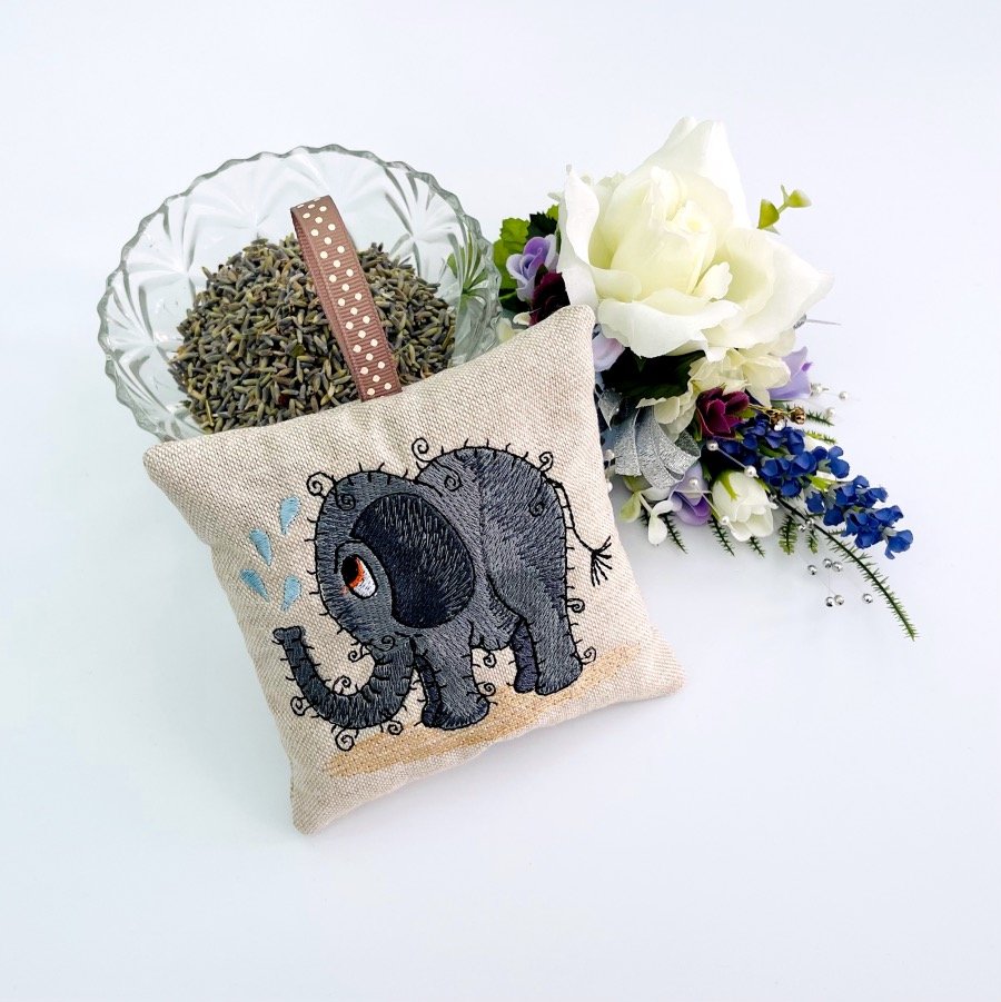 Love this cute Elly! Raggy Elephant Lavender Bag | The British Craft House thebritishcrafthouse.co.uk/product/raggy-… from @cariadinstitch1 #tbch #tbchboosters #lavenderbag