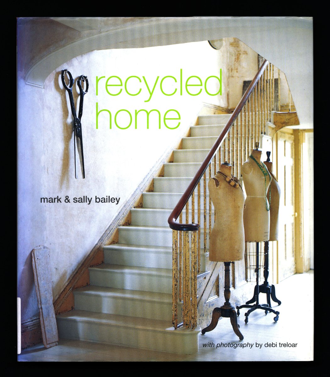 Dels nostres #llibresdedisseny:

📗'Recycled home'
#MarkBailey #SallyBailey (@RylandPeters, 2007)

#librosdediseño #designbooks #interiorisme #interiorismo #interiordesign #reciclatge #reciclaje #recycling