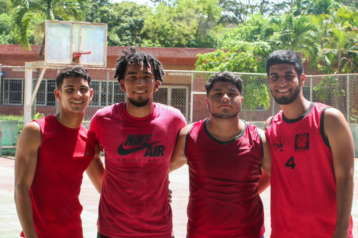 VivaLaUDONE's tweet photo. Final de basket 3x3 UDONE🏀

Apoyar el deporte siempre ha sido un bastión para nuestro movimiento, además de impulsar las proyecciones de nuestros jóvenes deportistas. https://t.co/D6ZRkUjc2g