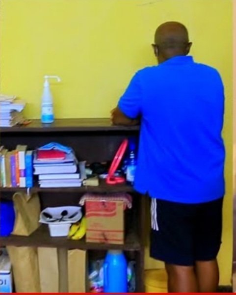 Ese ibyo ubeshya ngo wafungiwe mu mwobo wari INYAGA? Uruvu nirwo rufata ibara ryaho rugeze!wowe uri gati ki? Aho ugeze ko uhihakana? Uti ntabwo ndi Umunyarwanda, imbere y'Abanyarwanda. Ugeze USA uti Banyarwanda bangenzi banjye.. WIHAKANYE U RWANDA 

     youtu.be/b-INPZP7Mrg