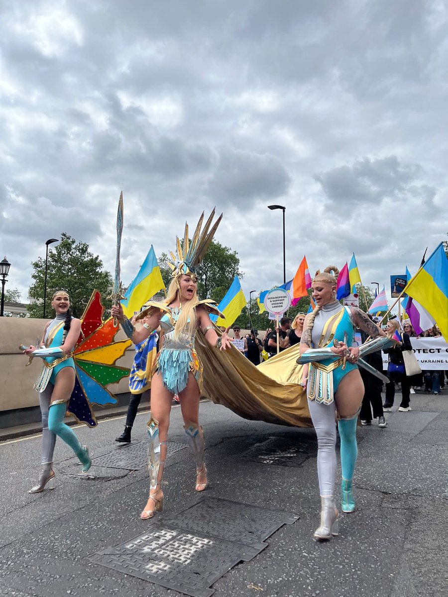 PrideInLondon's tweet photo. 🩷❤️🧡💛💚🩵💙💜 

#PrideInLondon #NeverMarchAlone https://t.co/9EKNsDsRDD