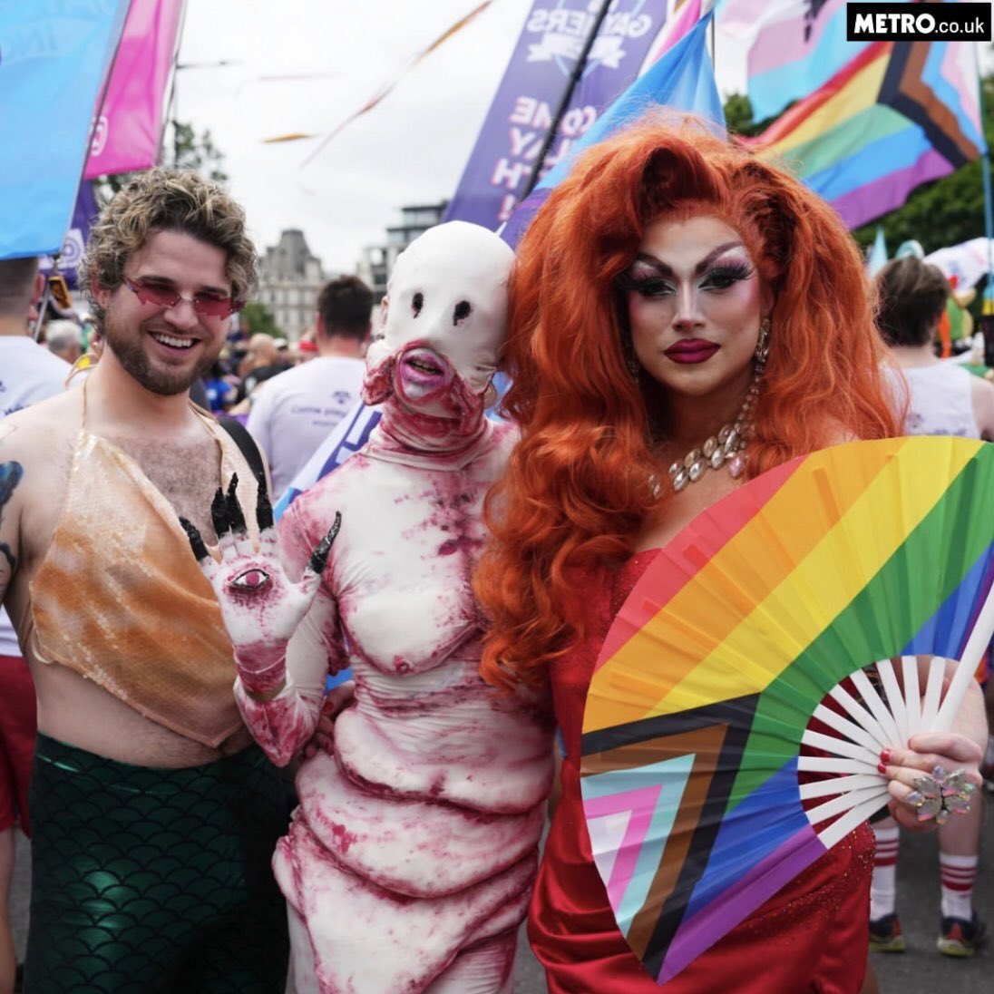 . @realgdt’s pale man spotted at #prideinlondon 🖐🏻👄🤚🏻