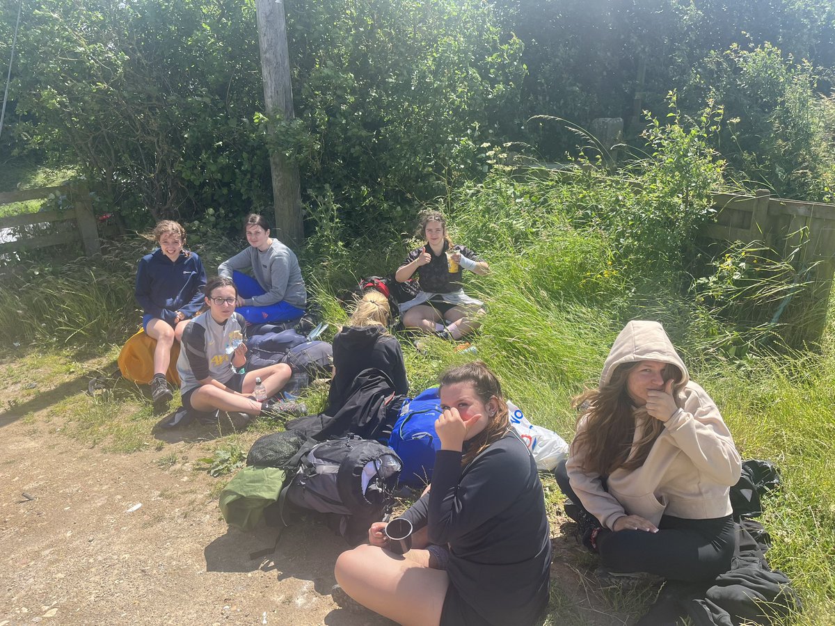 ShsMorton's tweet photo. DofE students are in full swing on their first day of walking for their expedition 💪🌞 https://t.co/5DcirbHcsK