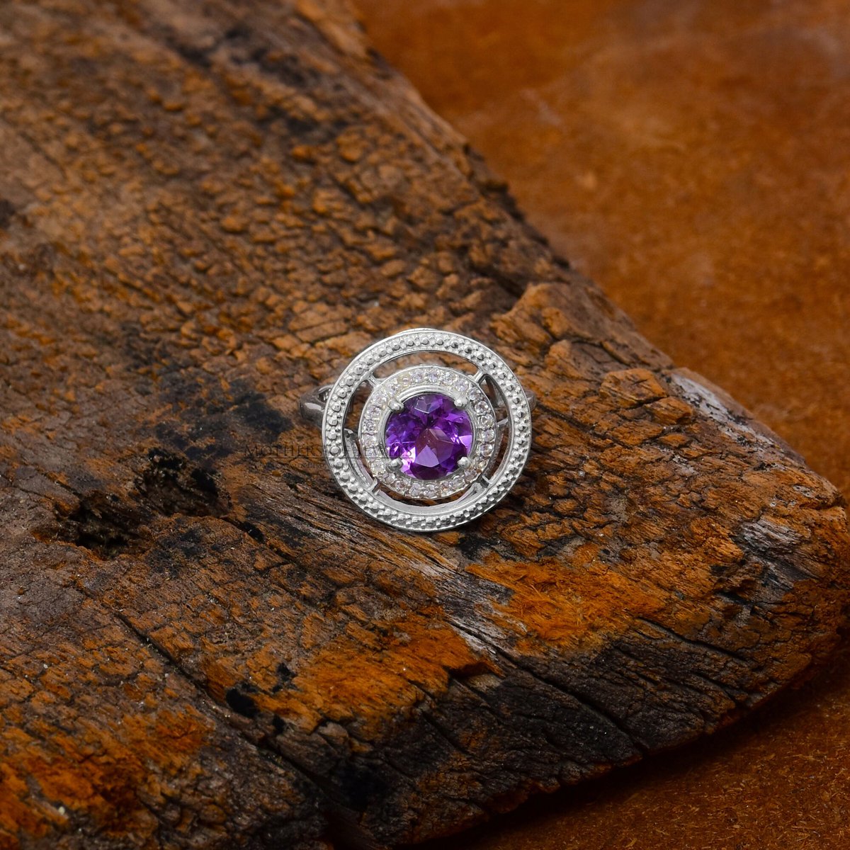 MothersJewels's tweet photo. 😍Sale Flat 50% Off😲
Sparkling Amethyst Ring, Gemstone Ring, Purple Cocktail Engagement Gift Ring For Brides Maid

Visit Store: https://t.co/2hvh2HkxDm

#amethystgemstone #amethystrings #purplegemstone #women #beautifulring #southwesternstyle #silversmith #purpleamethy https://t.co/7SeZzCTOPe
