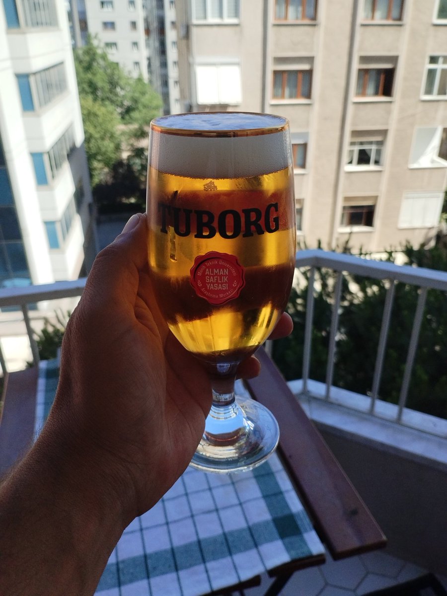 Günün en sevdiğim saatleri.. Cheers 🍺