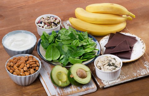 Why is 70% of the Population Magnesium Deficient? 

1. We don't get enough magnesium thanks to the norm of a highly processed, refined diet.
2. Leafy greens like kale and spinach, cacao, almonds, pumpkin seeds, sesame seeds etc. are high in magnesium but you need a lot on a daily