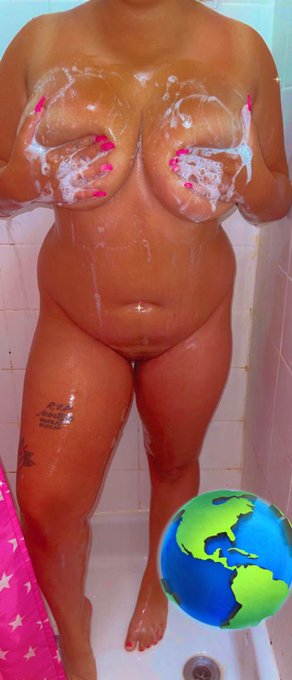 Whoever subs right now gets a cheeky dick rate 👀😘link below 👇 https://t.co/5v7QqgIqFF