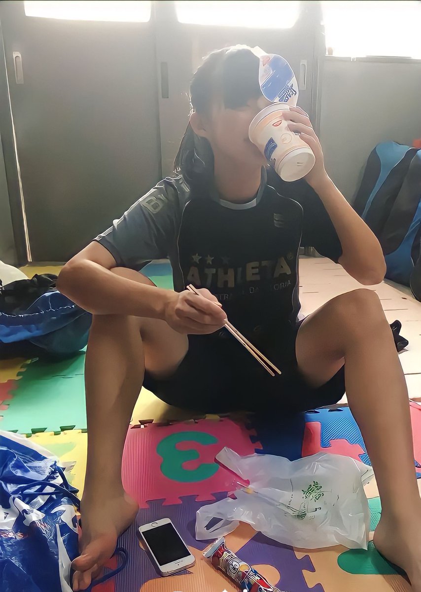 私のハ〇撮りフル動画配布します先輩と部室で撮影したやつです【いいね·RT·リプ】した人限定女子バスケ部です