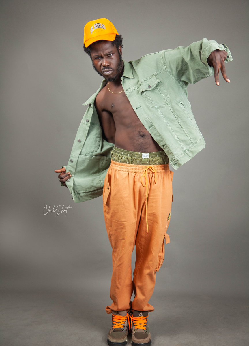 partikles's tweet photo. Special feature of the Bowie character X Bonyo. Shout to original photographer for the inspiration. @S3kyerewaa see here https://t.co/jlP6V6k8nm