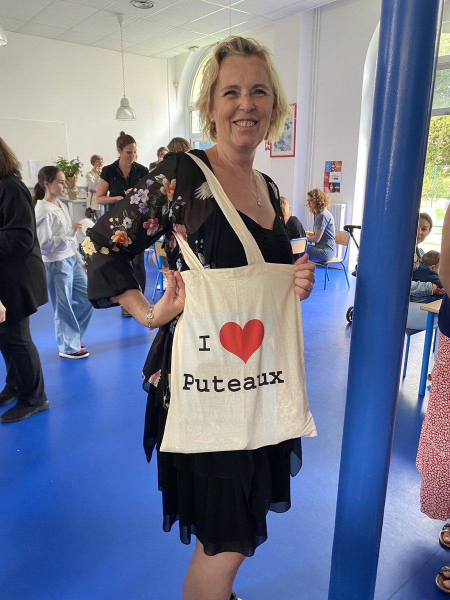 Heureuse de célébrer le parcours professionnel exemplaire de <a href="/NathGuey/">Nathalie Guey</a> Son discours est à son image: authentique, humain, généreux et très classe ! On conservera ses productions numériques et on les citera avec plaisir! <a href="/villedeputeaux/">Ville de Puteaux</a> <a href="/education_gouv/">Ministère Éducation nationale</a> <a href="/Numerique92/">Groupe Numérique 92</a> <a href="/DANEVersailles/">DRANE Site de Versailles</a>