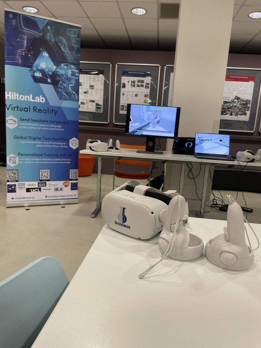 I’m at @School_Pharmacy today demonstrating VR and 3D printing for #UCLOpenDays 🤖 🧪