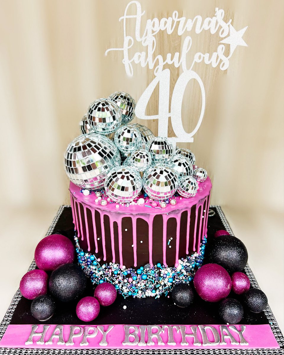 Mirrored Fabulous💖🖤
.
How much disco is too much disco, With this chocolate-burnt hazelnut cake?
.
.
.
.
.
.
.
.
.
.
.
.
#disco #discofever #black #pink #40andfabulous #chocolatecake #birthdaycake #nonfondantcake #love #cocoatease #designercakes #mumbai #india #london #food