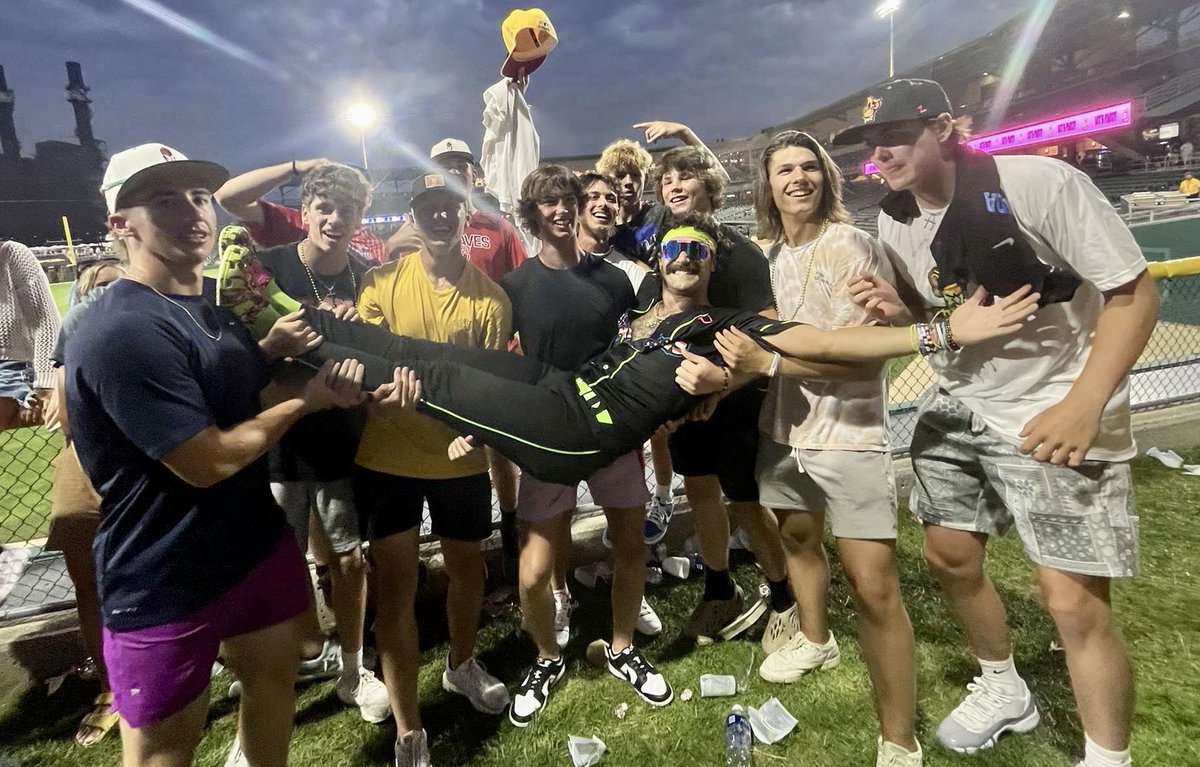 tlrucker's tweet photo. The team had a blast with The Party Animals at the @TheSavBananas game at Victory Field! https://t.co/5C47wJXB0V