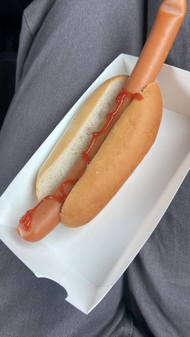 Hotdog day!!!💖💕🌭 https://t.co/prJbBRJWC3<a href="/tag/bunnygirl"class="tags"><span>#bunnygirl</span></a>