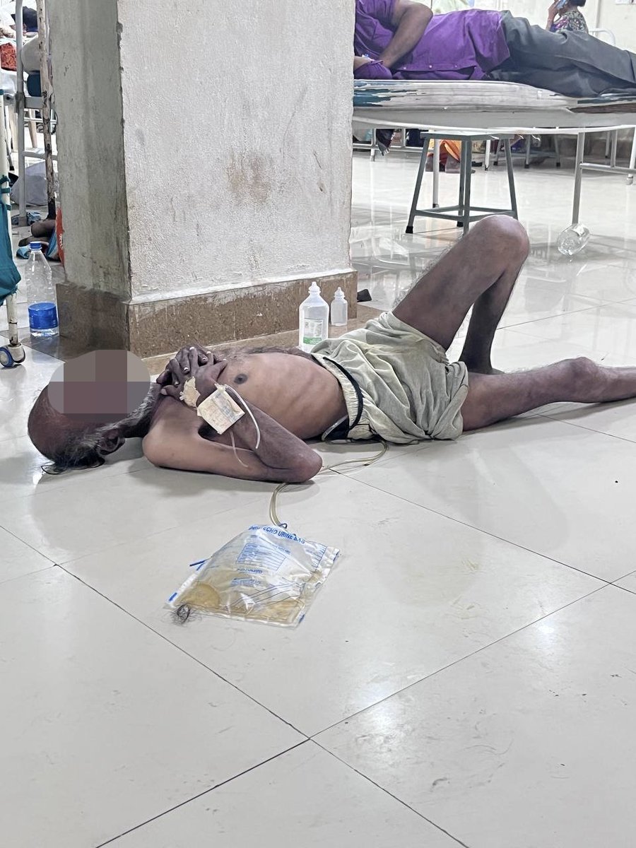 iampvsai's tweet photo. Patients usually come with broken heads🤕 n legs,
But their people leaving hospital with broken hearts 💔 n eyes full of tears 
Mainly because of improper equipment n lack of beds
#NewBuildingForOsmaniaHospital 
@TSwithKCR
@DrTamilisaiGuv
@TelanganaCMO 
@HarishRaoOffice
@KTRBRS https://t.co/qargNCZUq7