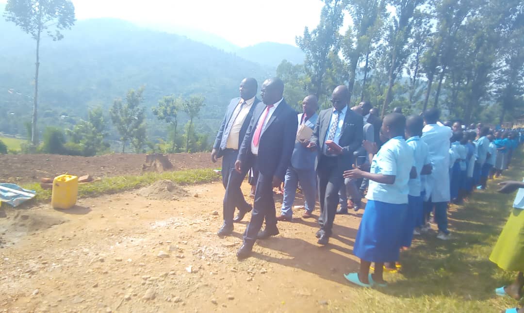 DrKibiriga's tweet photo. #Tujyanemo  @Rusizi District yifatanije na ADEPR mu gushyiraho ibuye ryifatizo mukubaka TVET WING Muri Nyakabwende / Nyakabuye ahagiye kubakwa ibyumba6. Today  hizihijwe isabukuru y Imyaka 75 hubatswe ishuri ryambere rya primary muri ADEPR mu Rwanda
@RusiziDistrict https://t.co/ZUz8HBrIES