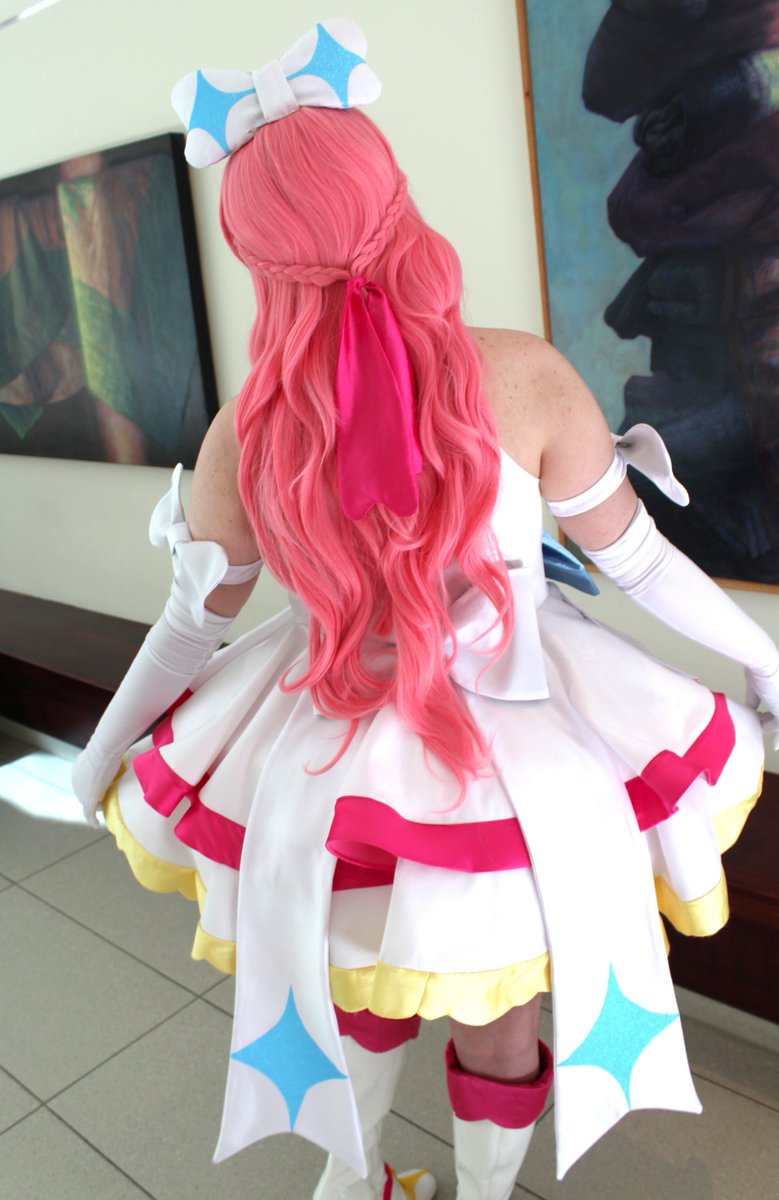 Happy Hirogaru Sky Pretty Cure weekend everyone!! 🩷🫶🌸🌈 Photos of my Cure Prism cosplay by @natureclerics 🌷💓🥰

#hirogarusky #prettycure #cureprism