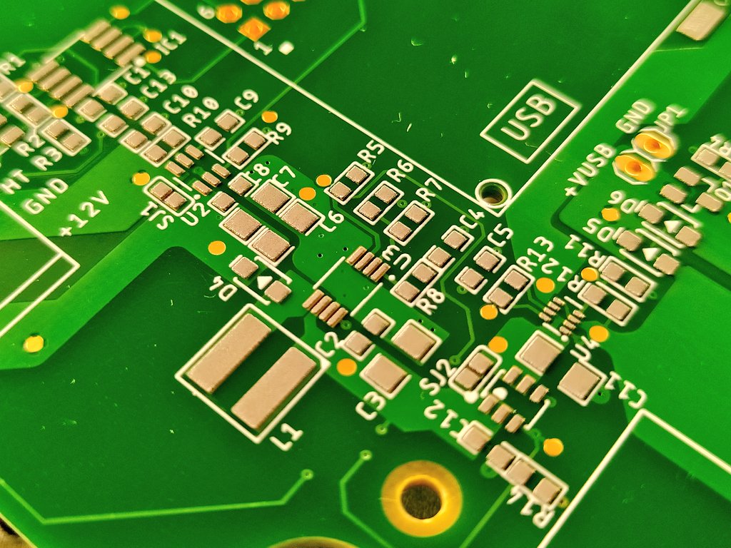 IObrizio's tweet image. Manual solder paste printing 🐥

🔹Lead free
🔹Stencil thickness 0.12mm

#pcbassembly #pcba #solderpaste