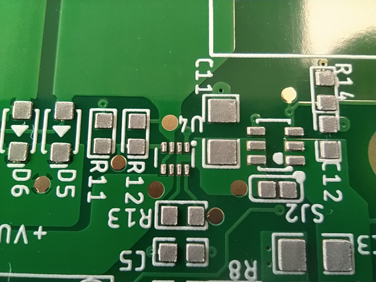 IObrizio's tweet image. Manual solder paste printing 🐥

🔹Lead free
🔹Stencil thickness 0.12mm

#pcbassembly #pcba #solderpaste