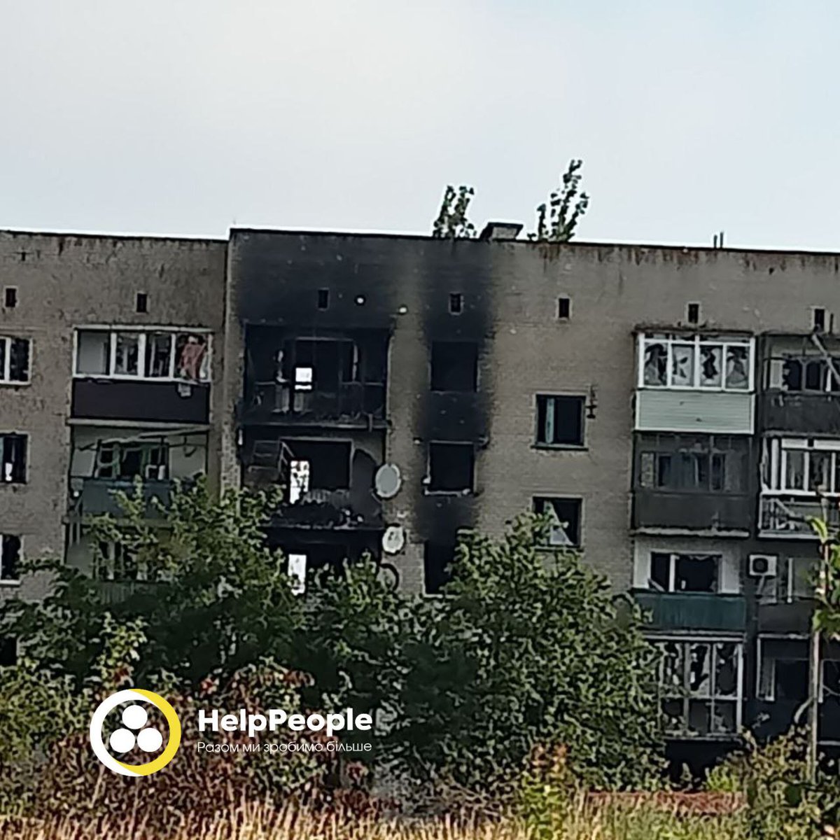 HelpPeopleUA's tweet photo. Today, we were in Chasiv Yar, Donetsk region, doing humanitarian work as evacuation and aid delivery and this is simply heartbreaking 💔#RussianWarCrimes #StandUkraine #Ukraine #Donesk https://t.co/cqSohhbTTR