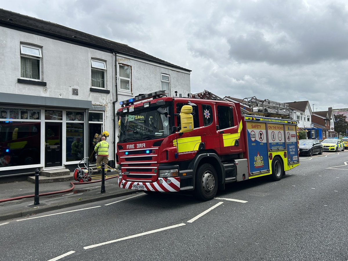 lewis11483184's tweet image. Firefighters from Lymm Penketh AndStockton  Heath are currently in attendance at a building fire in Warrington if you are around the area please avoid the road lovely lane while firefighters deal with this incident #CRFS