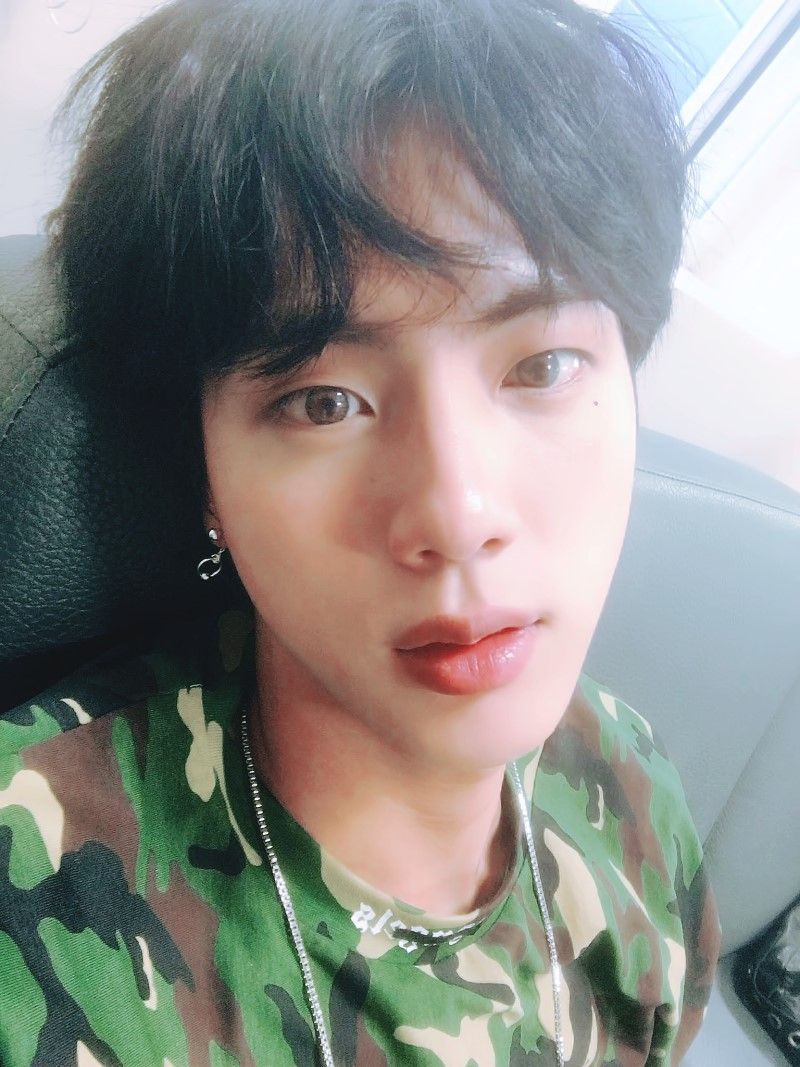 btslife_borahae's tweet photo. 🪖 밀리터리 오뽜 잘 지내지요 ¿?             ꒦ິ^꒦ິ

#JIN #방탄소년단진 @BTS_twt https://t.co/kw4Rnssdrd