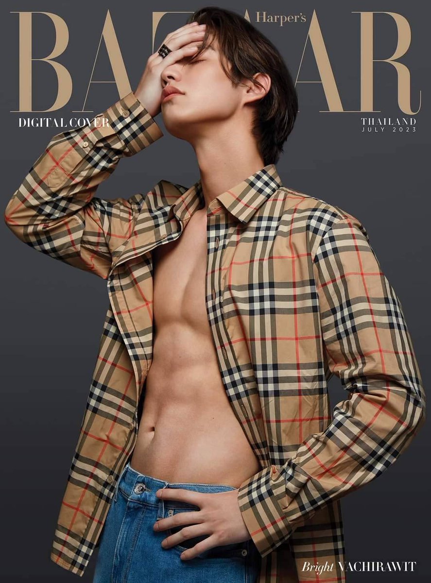 พบกับ “ไบร์ท-วชิรวิชญ์ ชีวอารี” ได้บนหน้าปกดิจิทัล BAZAAR ในโปรเจกต์พิเศษจาก Burberry คอลเลกชั่น Holiday Edit โดยมีการหยิบเอาลายสุดไอคอนิกอย่าง Burberry Check มาใช้ในงานดีไซน์ได้อย่างโดดเด่น

#BAZAARThailand 
#BRIGHTxBAZAAR 
#DigitalCover
#GMMTV