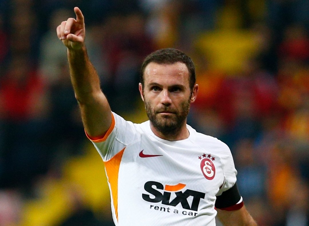 Juan Mata: 'Takım arkadaşlarımızla aramızdaki atmosfer bizi şampiyon yaptı. Fedakarca birlikte çalıştık. Lütfen Şampiyonlar Ligi'ni stadyumumuza getirin.'