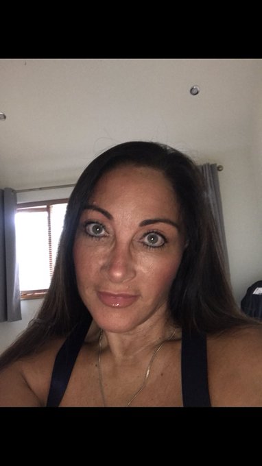 All have a fab weekend take care stay safe 😘😘😘 https://t.co/BZHBmvI5Ks