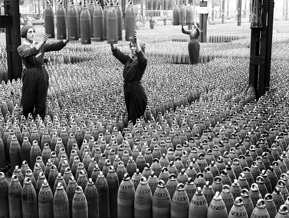 1 July 1918, 8 tons of TNT exploded at factory in Chilwell, Notts, killing 134 people & injuring 250. Only 32 bodies were positively identified & blast heard 20 miles away. Factory returned to work next day & within a month reportedly achieved its highest weekly production. #WW1