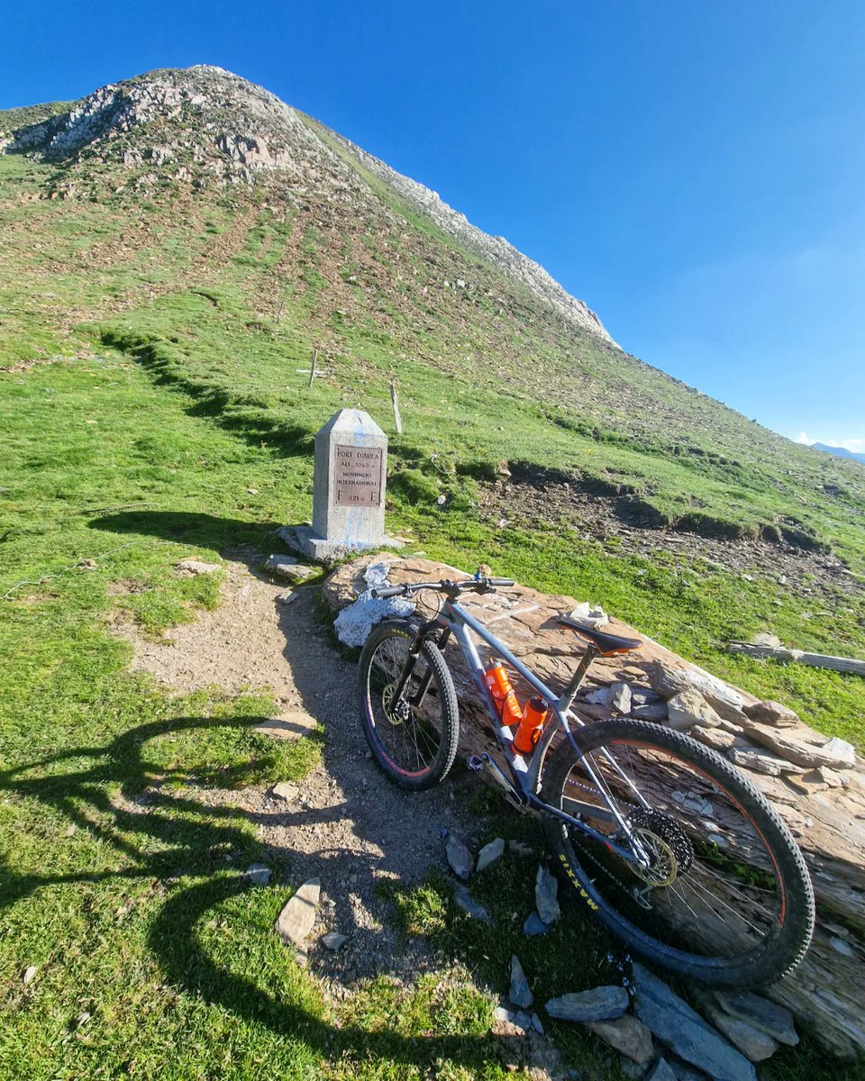 ricardrigall's tweet photo. El Port d'Aulà (2.260 m). #portdaulà #vallsdàneu #pallarssobirà #seix #couserans #arieja #ariège #bicicleta #btt #mtb #estiu2023 https://t.co/S2aYCwkUkO