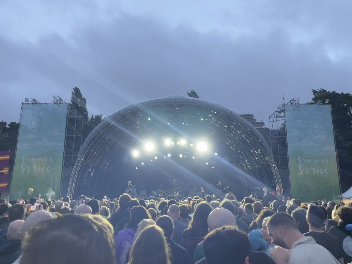AnitaCMurphy's tweet photo. Epic encore of Lights at @Interpol last night at the Trinity Series 👌 #Interpol #TrinitySeries #Dublin #Lights https://t.co/6KVOvUssAf