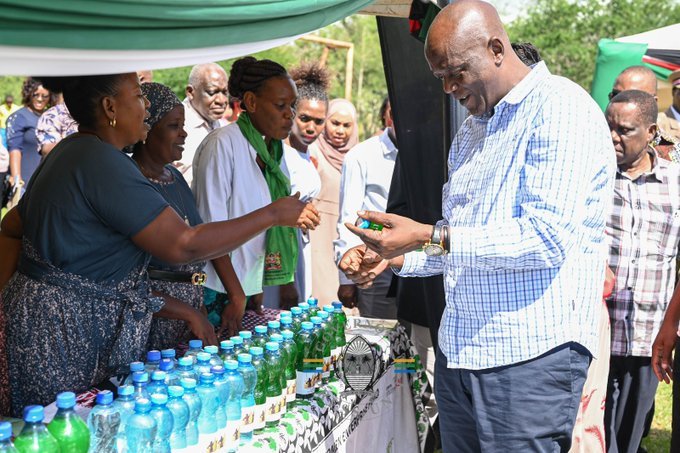 RCrim_003's tweet photo. On #CooperativesDayKiliFi, we commend H.E. Governor Mung'aro for his visionary approach in supporting cooperatives. Through the #WezeshaFund, he is empowering local enterprises, fostering innovation, and uplifting communities. @KilifiCountyGov @GideonMungaroM @emaboy28 @RLekuta https://t.co/E4rxbsJpPa