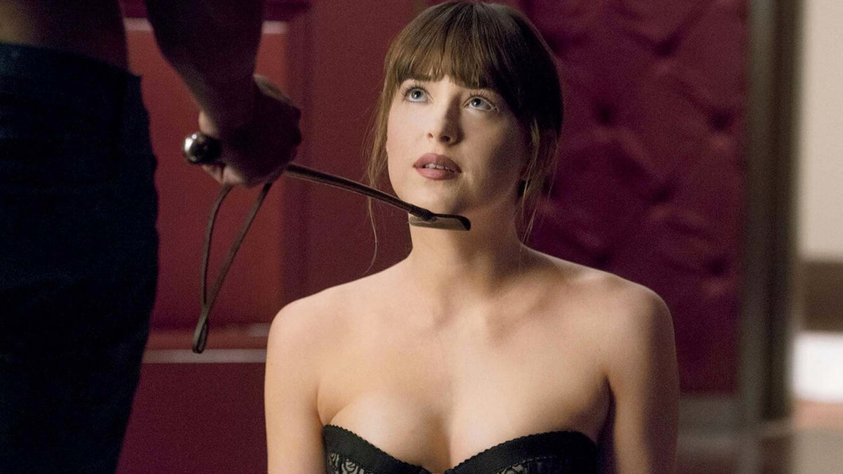 Ruscha: Oshxonada mast ayolni qanday sikish kerak VKda plyaj kabinasida yashirin onanizm