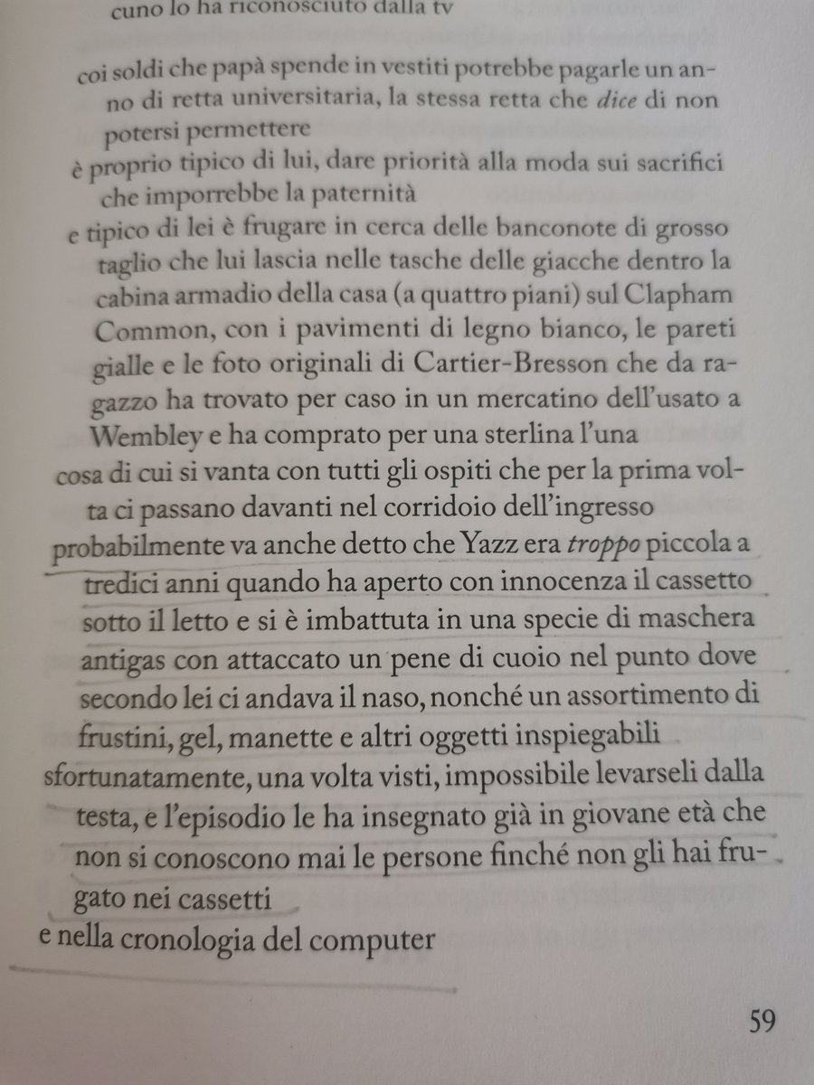 E invece questo libro è proprio fico, contiene le infinite sfaccettature del pensiero femminile #RagazzaDonnaAltro #GirlWomanOther (nelle foto 3 episodi diversi, un libro-fiume in cui si parla un sacco, si ragiona un sacco, si ricorda un sacco).