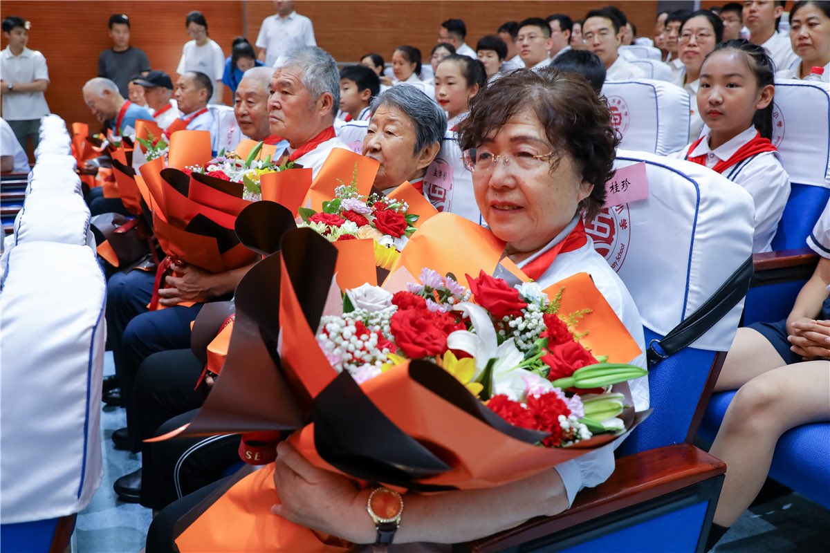 TouchShandong's tweet photo. Theme Party Day activities were held on June 30 in Licang District, Qingdao, E China’s Shandong province to celebrate the 102nd anniversary of the founding of the Communist Party of China.
#CPC  #中国共产党 #中国共产党成立102周年 https://t.co/SPWkr6kvmL