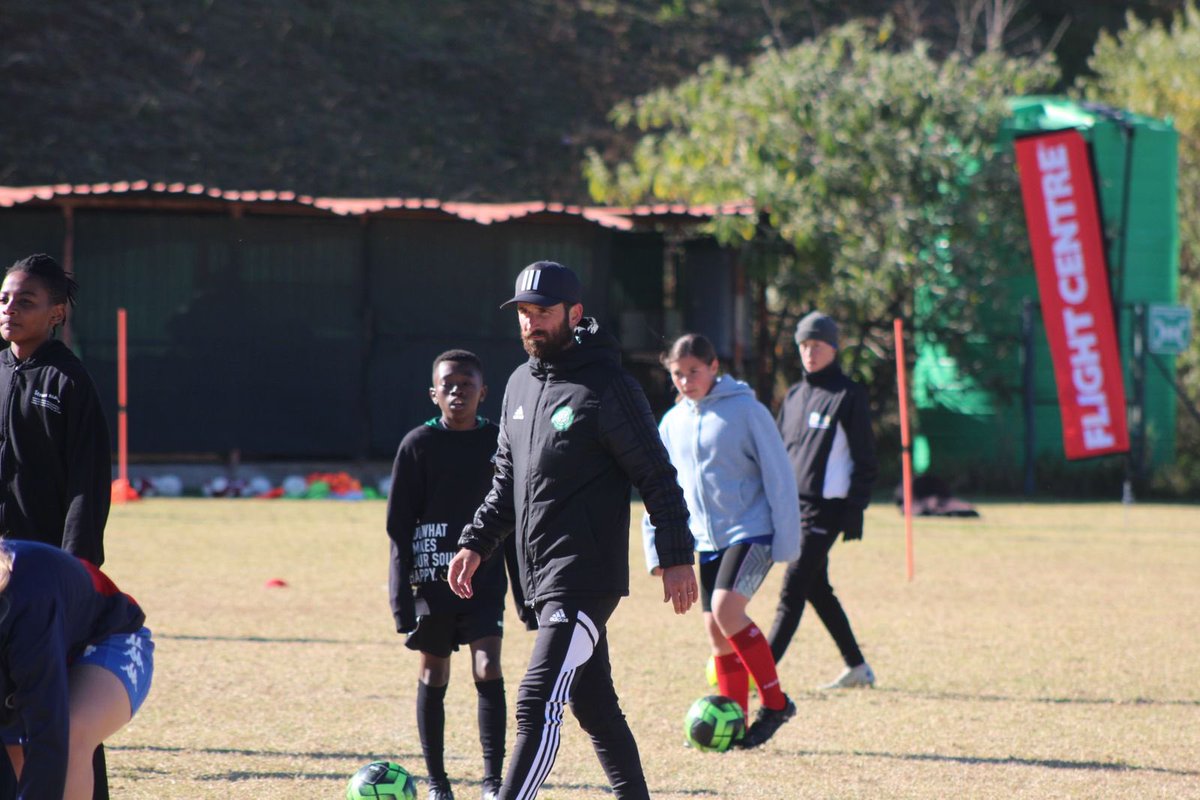 CelticSocAcad's tweet image. 🍀🇿🇦 African culture mixed in with the @CelticFCAcademy ‘Jack In The Box’ skills. 

First leg of our South African trip complete tick ✅ Thank you @transition_fc for your hospitality in Johannesburg. Up next, Cape Town! ✈️ 

#CelticFC #TransitionFC