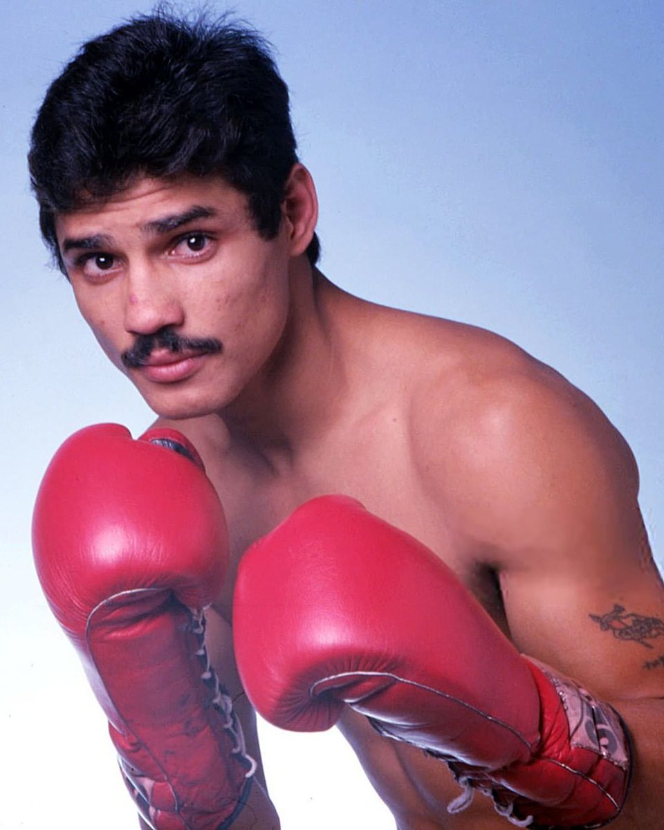 We lost the great Alexis Arguello #OnThisDay in 2009.

Rest in peace, champ.